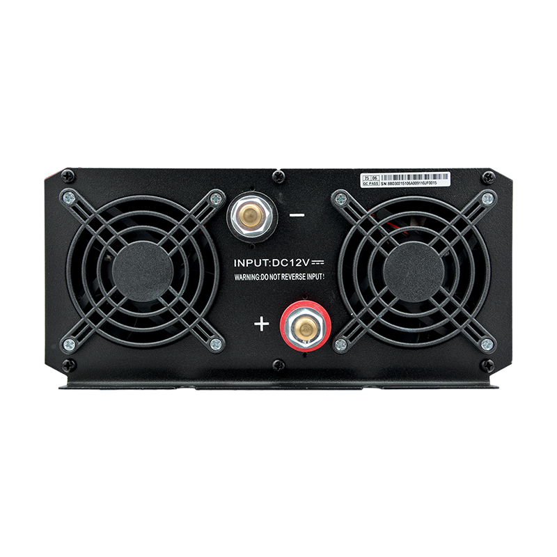 Měnič napětí CARSPA P2000 12V/230V 2000W čistá sinusovka