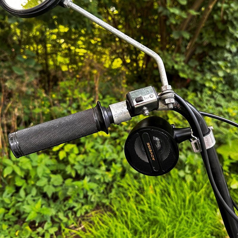 Zvukový systém s reproduktory Bluetooth STU 103b na motocykl