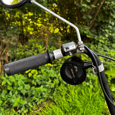 Zvukový systém s reproduktory Bluetooth STU 103b na motocykl