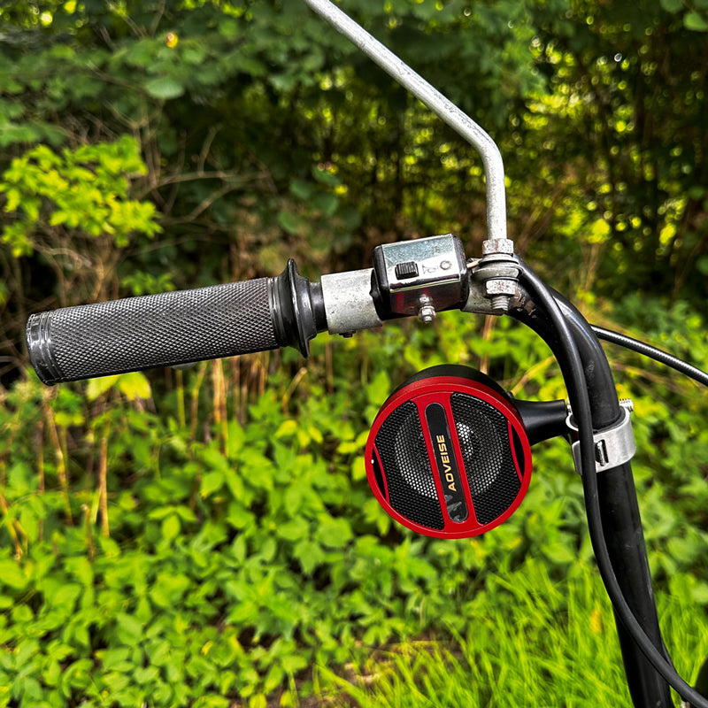 Zvukový systém s reproduktory Bluetooth STU 103r na motocykl