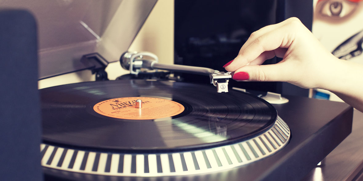 Gramofon KRUGER & MATZ TT-602