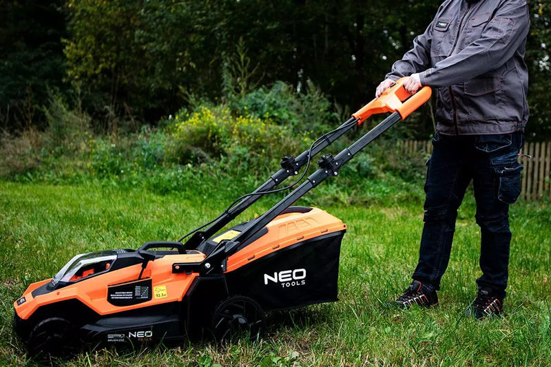 Sekačka AKU NEO TOOLS 04-610 bez akumulátoru