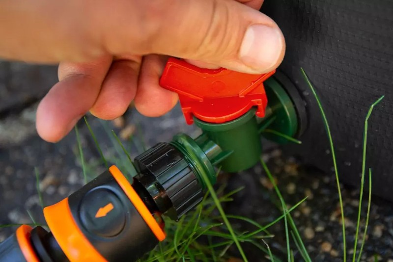 Nádrž na dešťovou vodu NEO TOOLS 15-951 250l