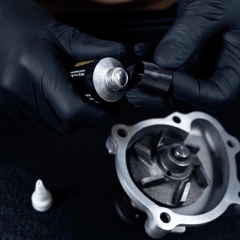 Silikon pro utěsnění části motoru K2 černý 85g