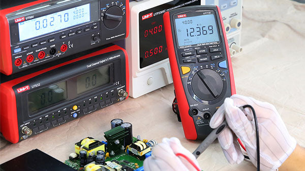 Multimetr UNI-T  UT71C