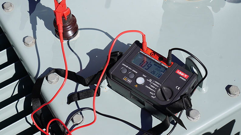 Tester izolačního odporu UNI-T UT502A