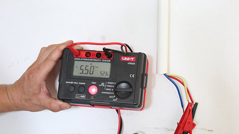 Tester izolačního odporu UNI-T UT501A